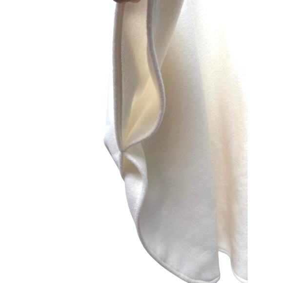 Lord and Taylor Ivory Fleece Cape Poncho Sleeve Holes One Size 3 Button Closure - Picture 3 of 6